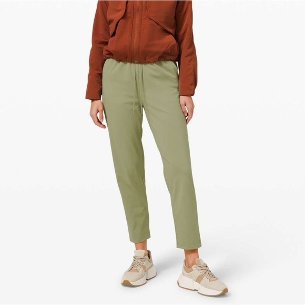 Lululemon Athletica Sage Green Ankle Pants